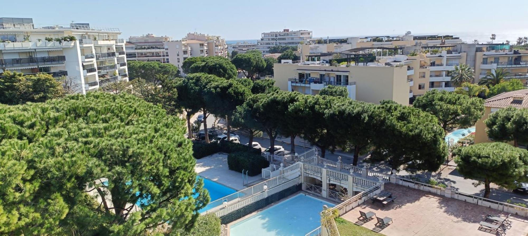 Charmant Studio A Cros De Cagnes Exterior photo